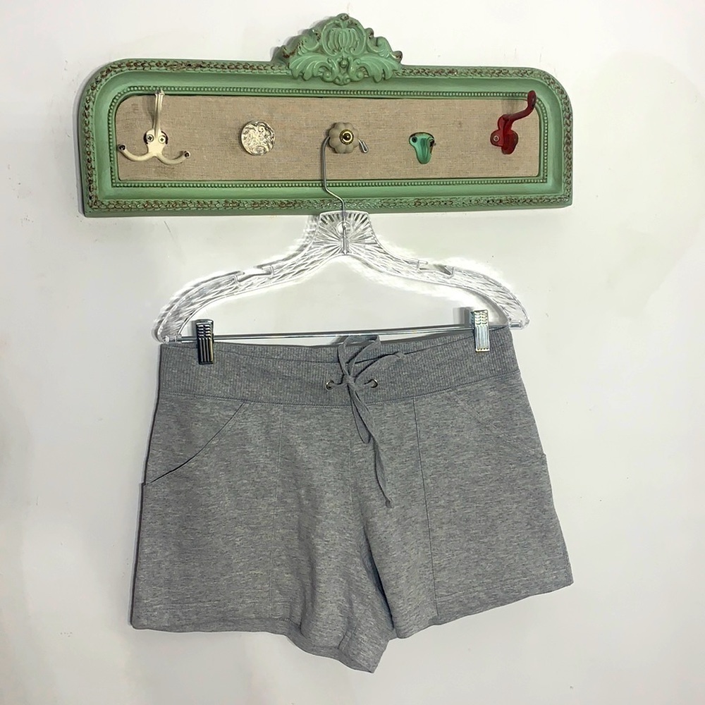 Vintage 90s Lady Foot Locker Grey Cotton Casual Shorts Small women’s